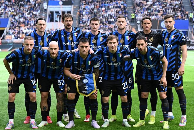 后腰担任主 后腰担任主